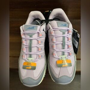 New Avis Women's Lavender Athletic Sneakers with Coral Accents. Size 9.5W